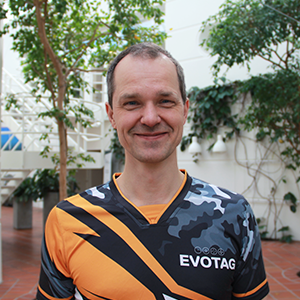 Lars Fogtmann Sønderskov founder og CEO af lasertag spillet EVOTAG. Danmarks nyeste populære laser game for alle aldre. Tager dit online game udenfor i virkeligheden