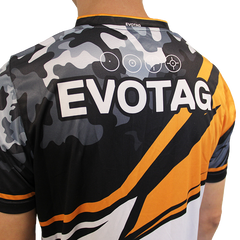 EVOTAG T-shirt bagfra med stort logo i grå, sort, hvid og orange